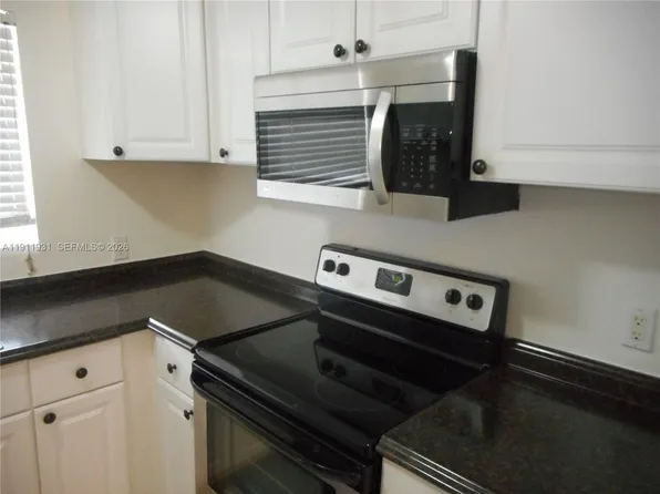 420 88th St #0, Miami Beach, FL 33154