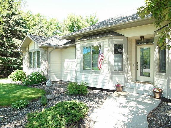 3rd image of 1030 Leona Pl NE