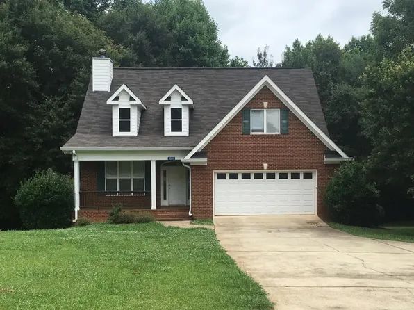 1061 Rockinwood Dr, Athens, GA 30606
