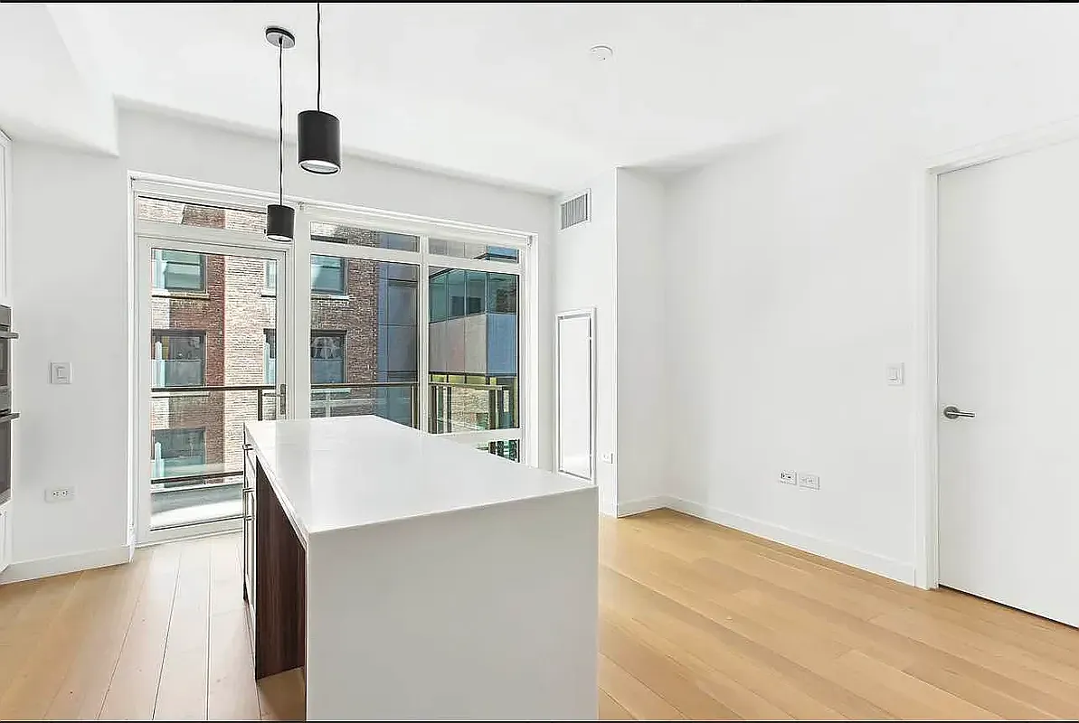 115 East 55th Street — Photo 4