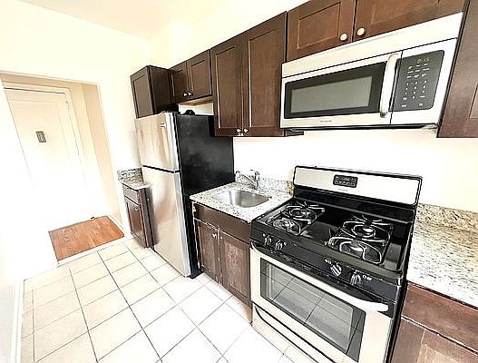 3rd image of 3410 84th St APT E41