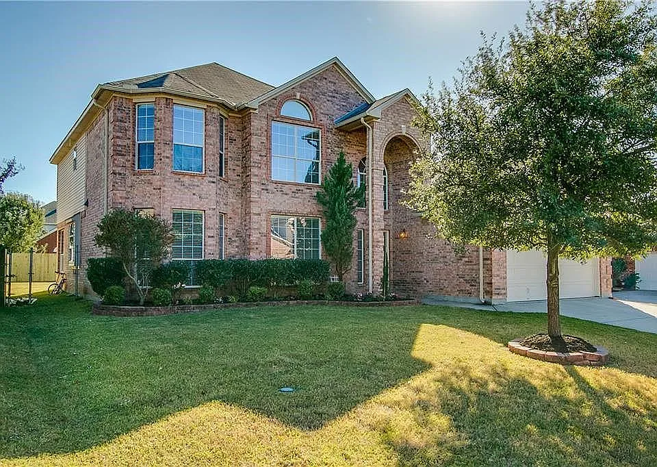 4 bed, 2943 sqft, $3,200 — Photo 2