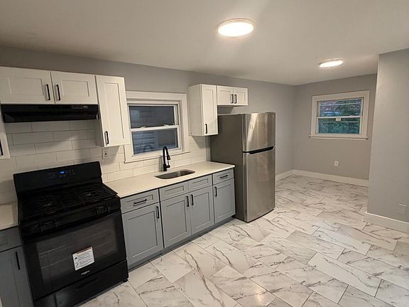 2nd image of 845 Garden St #1