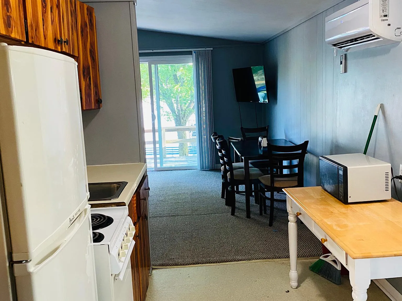 732 Bonaire Rd — Photo 2
