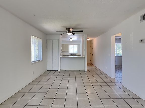 4th image of 2550 S Park Ave #D