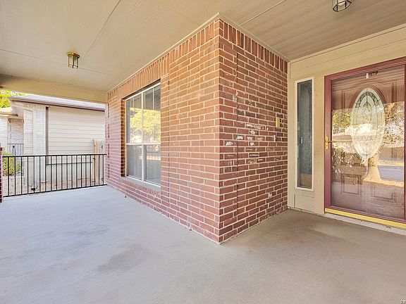 3rd image of 9427 Anderson Way