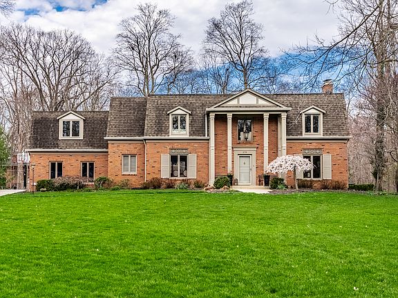 2nd image of 570 W 92nd St