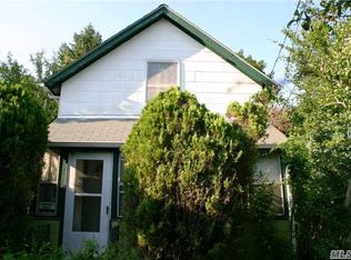 41 Hoffman Dr, Kings park, NY 11754