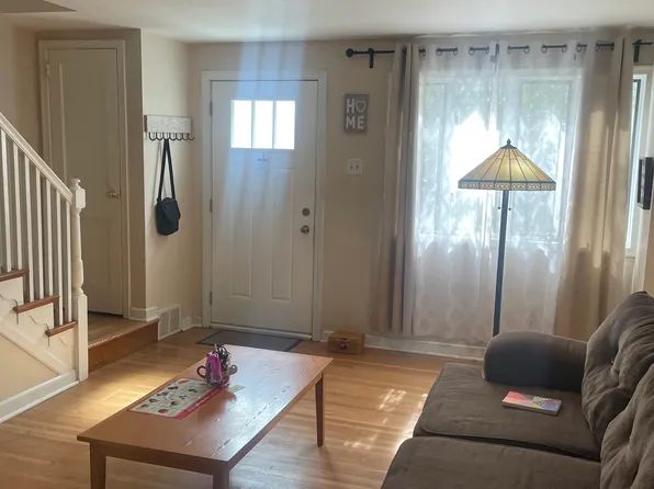 7005 Clover Ln, Upper Darby, PA 19082