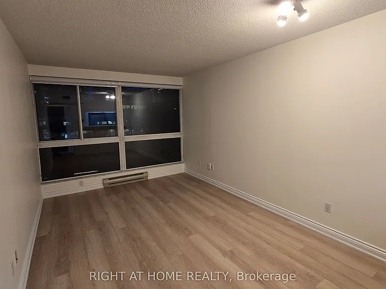 7 Broadway Ave #311 — Photo 4