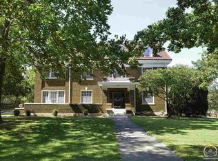 313 Spring St, Cottonwood Falls, KS 66845