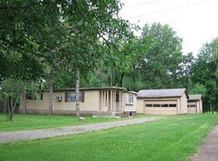 2418 S Eight Mile Rd, Kawkawlin, MI 48631