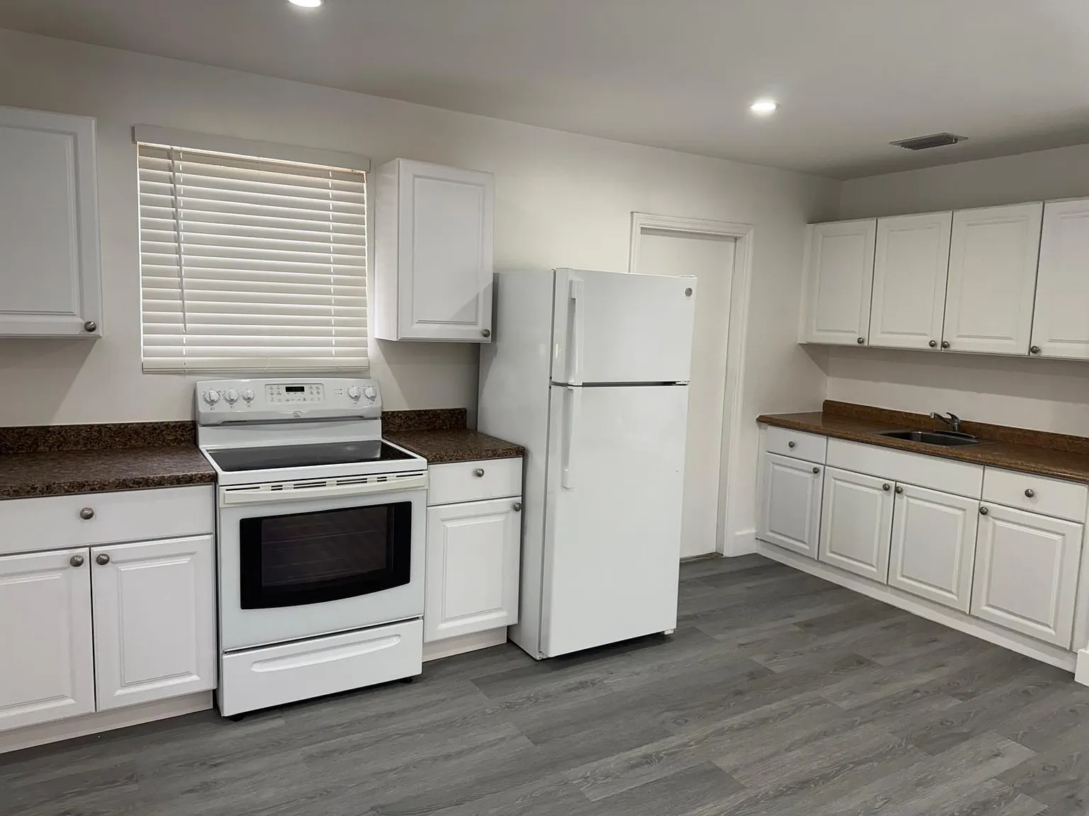 4550 SW 36 St - 1 — Photo 4