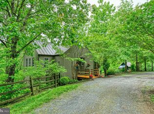 13487 Midlands Farm Ln, Lovettsville, VA