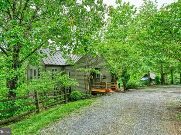 13487 Midlands Farm Ln, Lovettsville, VA 20180