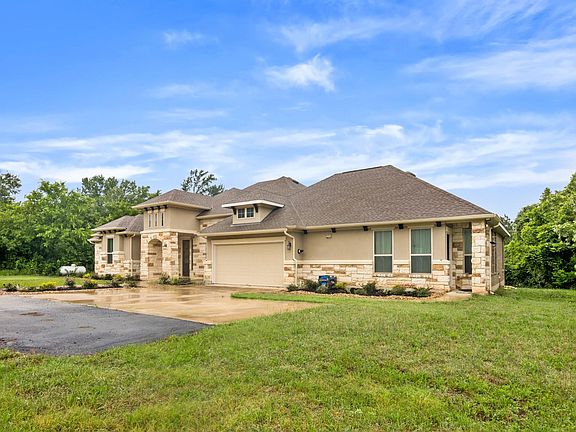 2nd image of 17 Valley Creek Dr