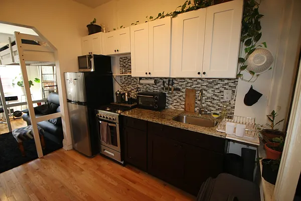 Rented by Delmark Realty LLC | media 15