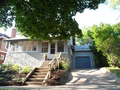 2nd image of 1431 Dunham St SE