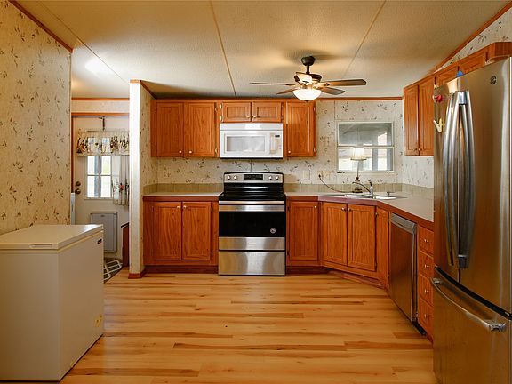 4th image of 336 Heddingham Dr
