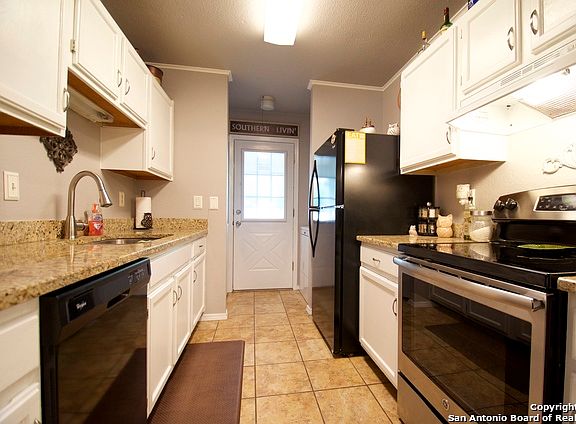 2nd image of 9831 Valley Cabin
