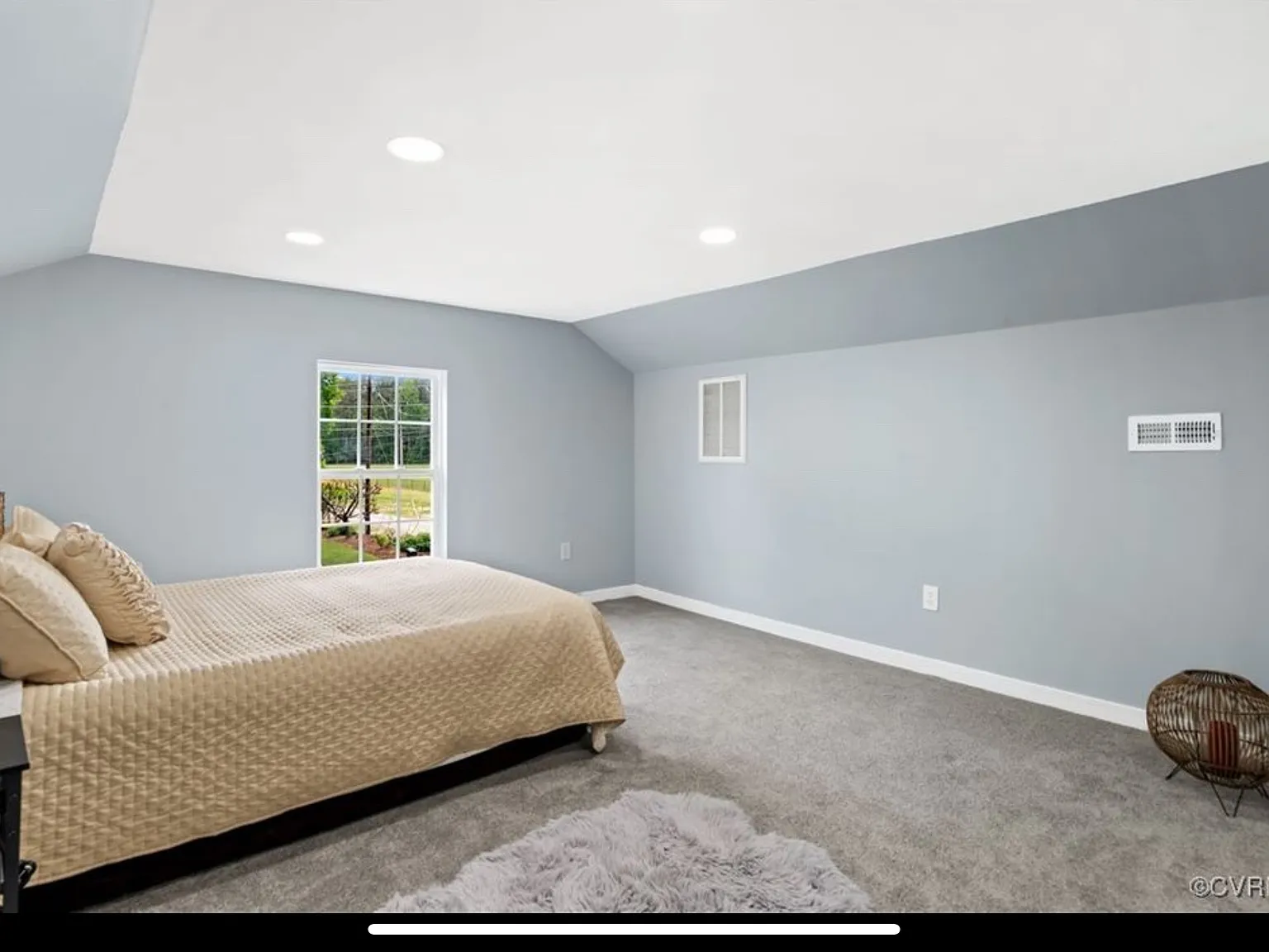 4 bed, 2091 sqft, $1,025 — Photo 2