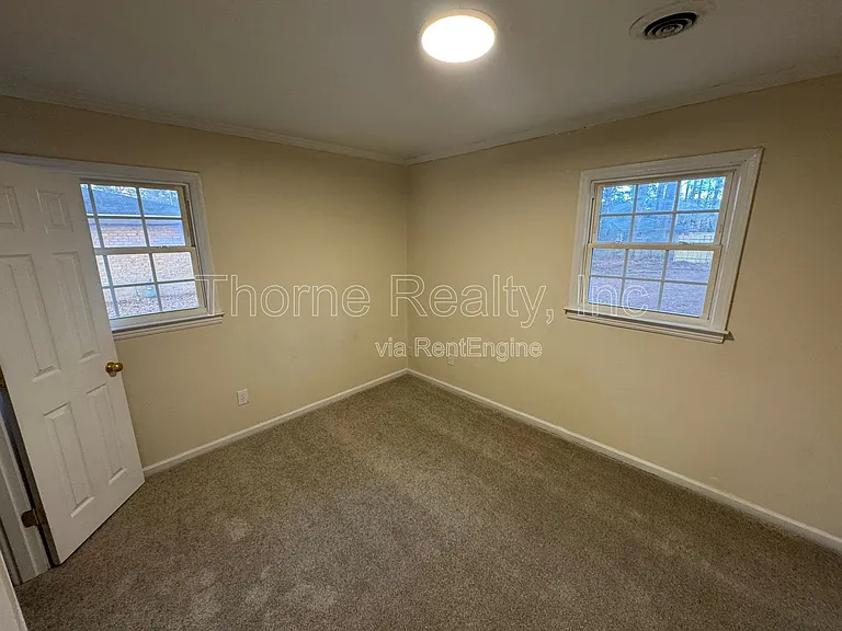 313 Ferndale Dr — Photo 9