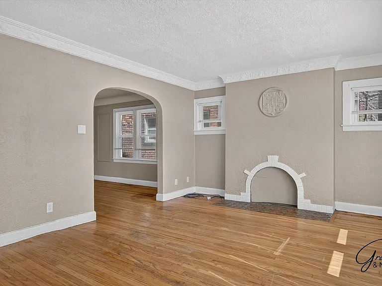 17127 Roselawn St — Photo 3