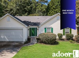 411 Crested View Dr, Loganville, GA 30052