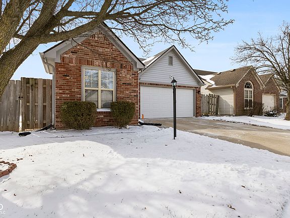 3rd image of 4911 Wisteria Dr