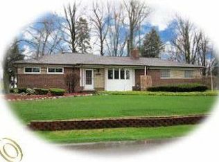 28561 Green Willow St, Farmington Hills, MI