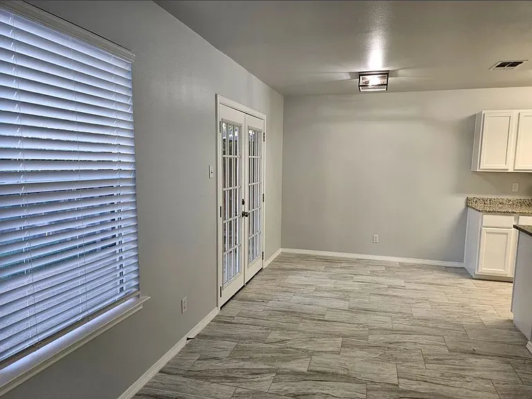 8014 Galaway Bay — Photo 8
