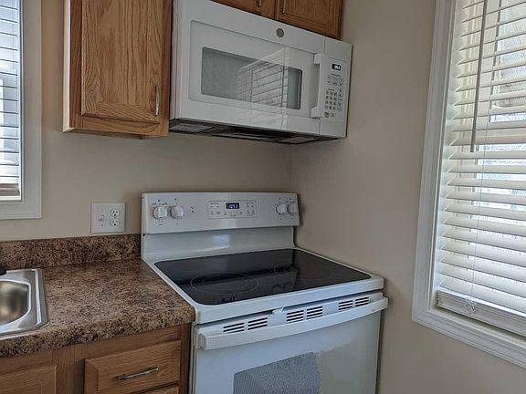 4th image of 3237 Avenue F
