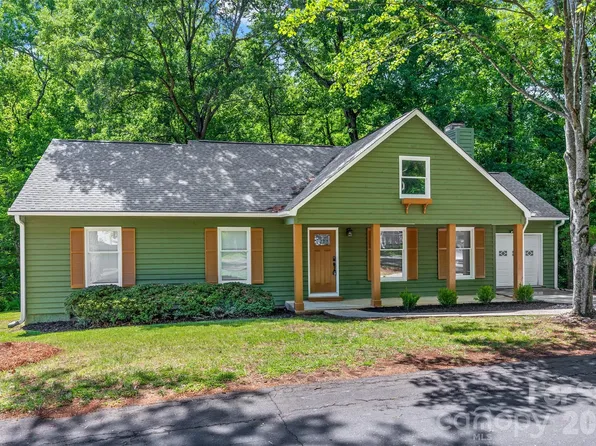 5043 Suwarrow Cir, Tega Cay, SC 29708
