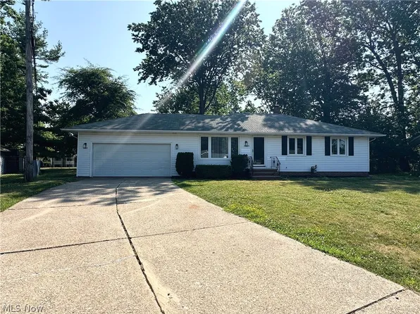 1031 Gary Ct, Wickliffe, OH 44092