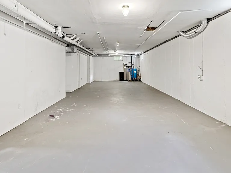 21 Eastway Dr — Photo 25