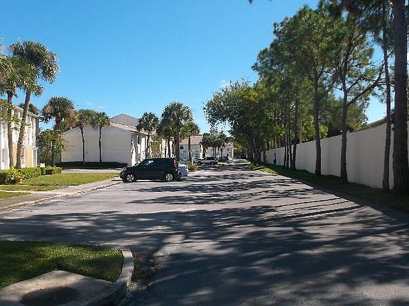 4th image of 7615 Palmera Pointe Cir