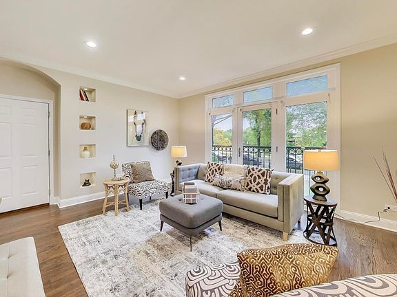 4th image of 2449 W Logan Blvd #1F