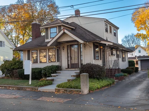 11 Warren St, Stoneham, MA 02180