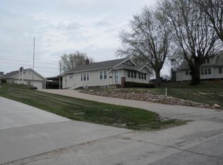 925 E Hyde Park Ave, Saint Joseph, MO 64504