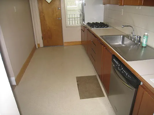 Rented by Alexiou Realty | media 3