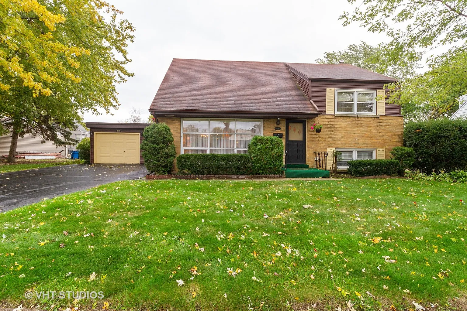 413 Longwood Dr photo 1