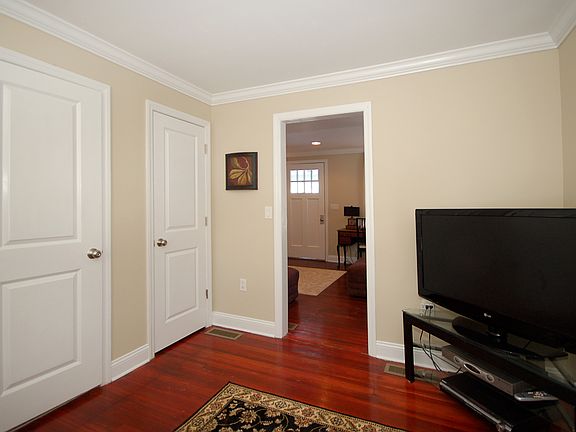 2nd image of 18 Park St
