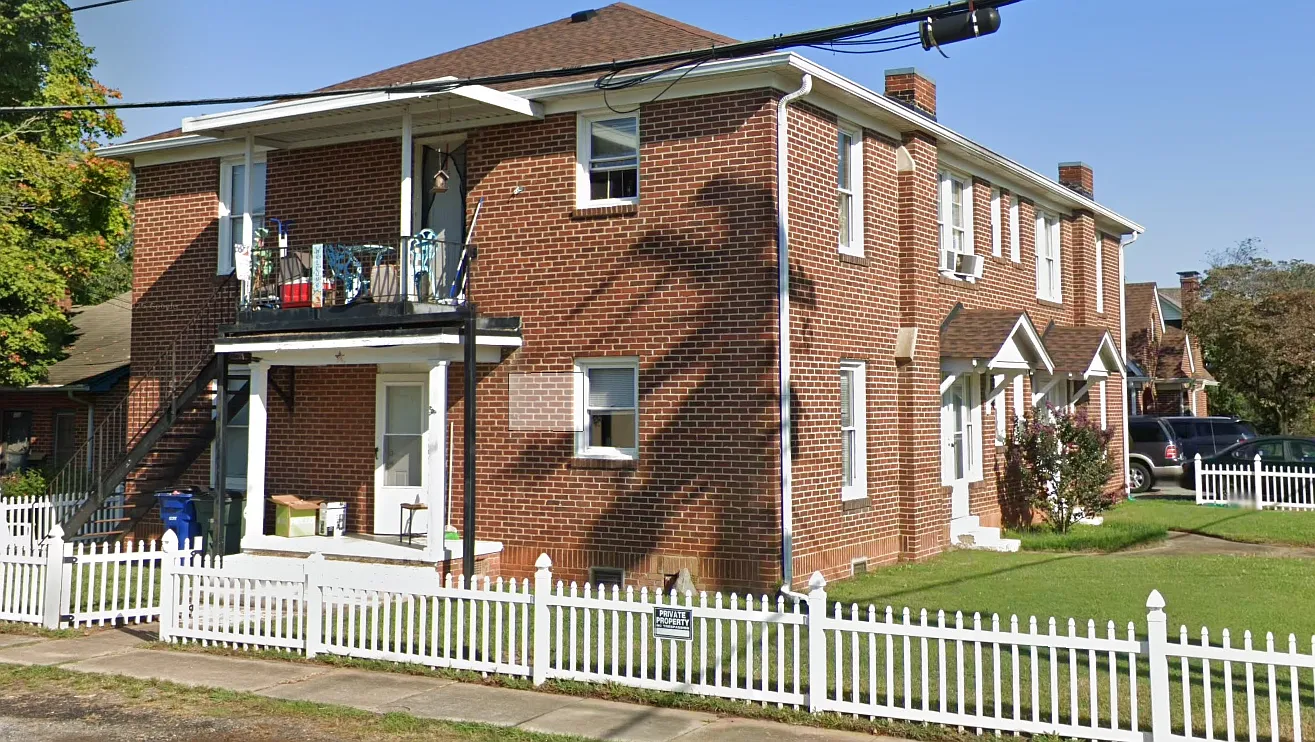 2 bed, 1.5 bath, 800 sqft, $950 — Photo 1