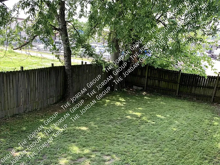 73 Robertson St — Photo 15