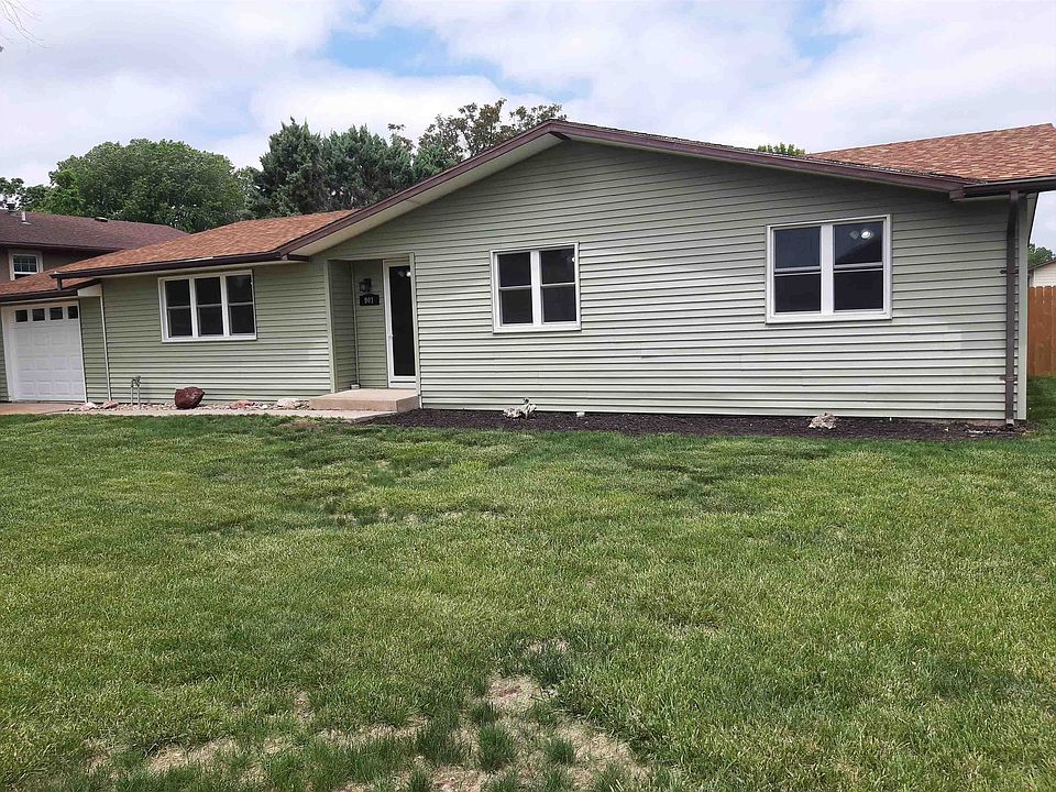 1st image of 901 Hackberry Rd