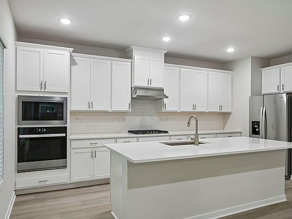 2nd image of 5926 Fallowfield Ln