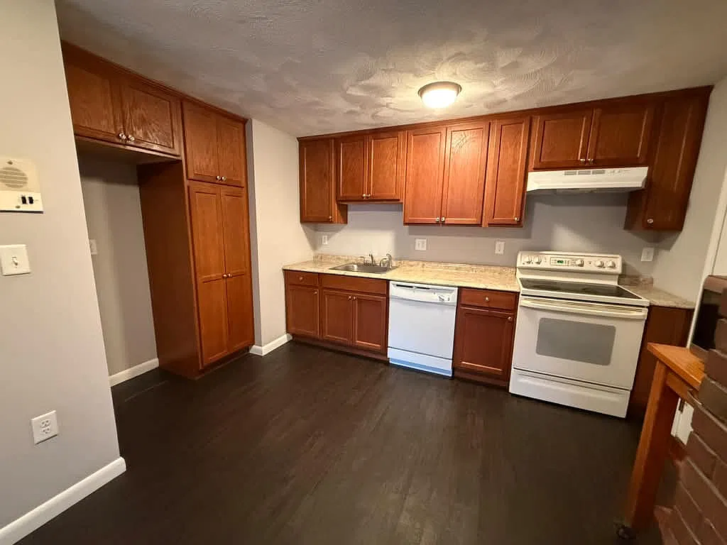 17 Sinai Cir — Photo 2