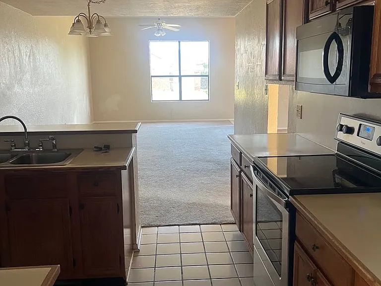 4017 SW Sunflower Ln — Photo 5
