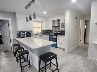 610 41st Ave N, Saint Petersburg, FL 33703