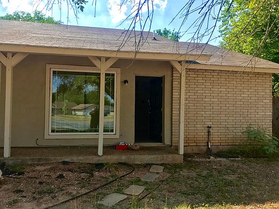 2nd image of 5209 Meadow Pond St